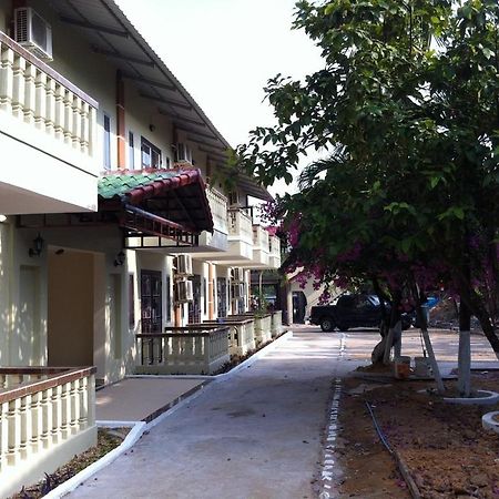 Sakal Guesthouse Restaurant & Bar Sihanoukville Exterior foto