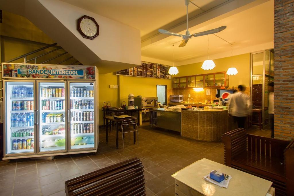 Sakal Guesthouse Restaurant & Bar Sihanoukville Exterior foto