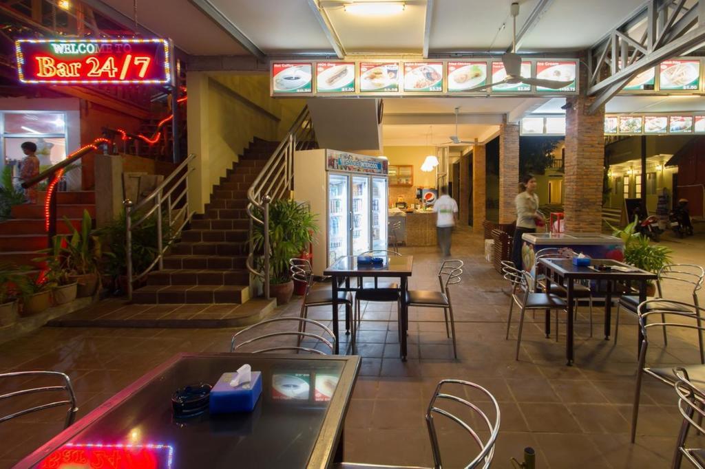 Sakal Guesthouse Restaurant & Bar Sihanoukville Exterior foto