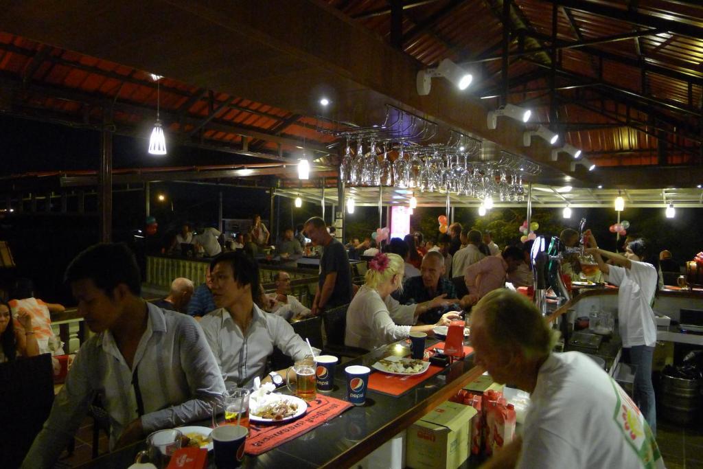 Sakal Guesthouse Restaurant & Bar Sihanoukville Exterior foto