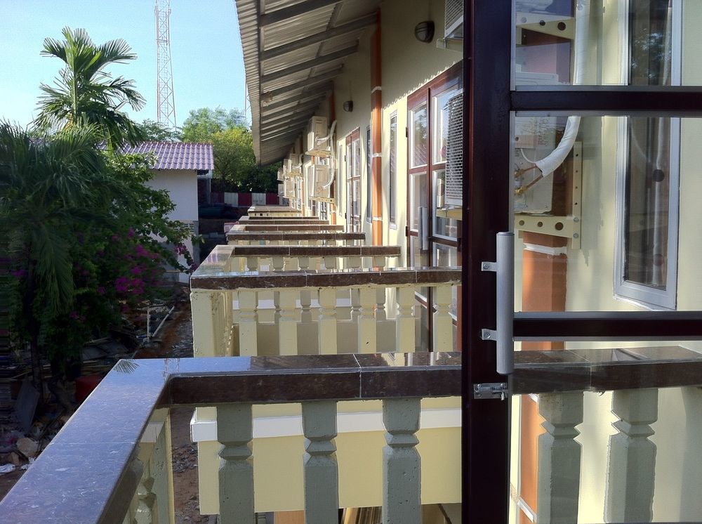 Sakal Guesthouse Restaurant & Bar Sihanoukville Exterior foto