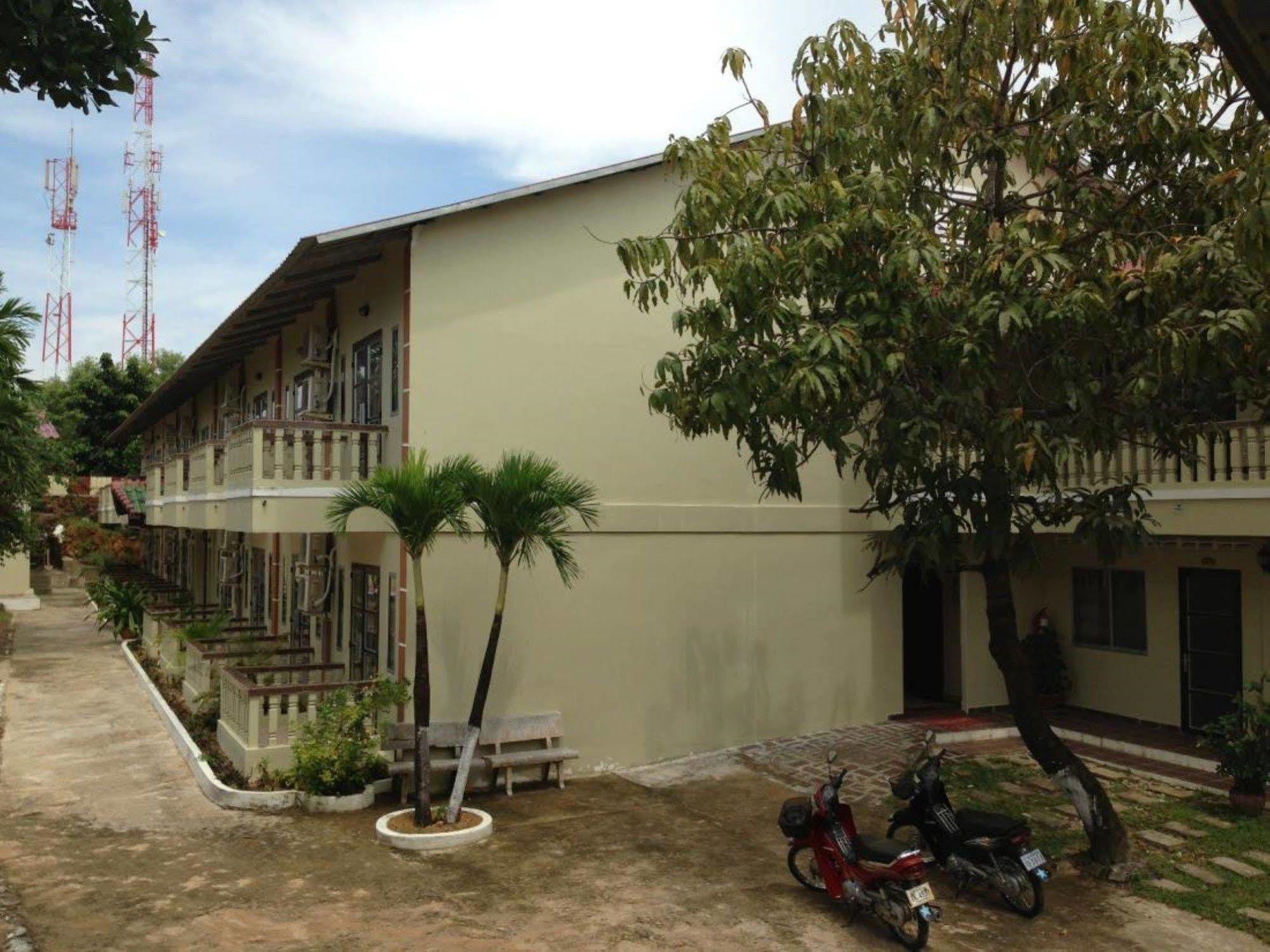 Sakal Guesthouse Restaurant & Bar Sihanoukville Exterior foto