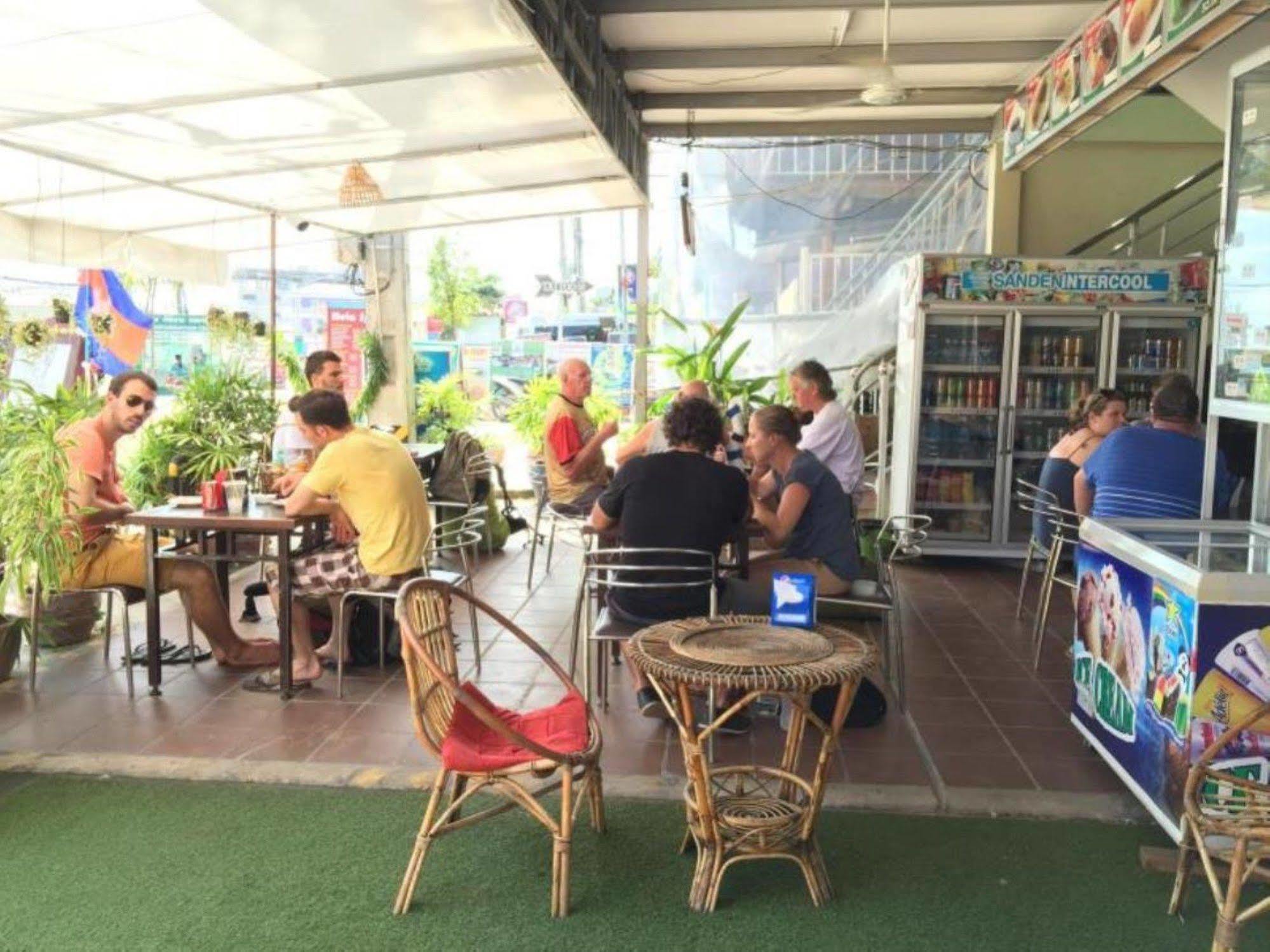 Sakal Guesthouse Restaurant & Bar Sihanoukville Exterior foto